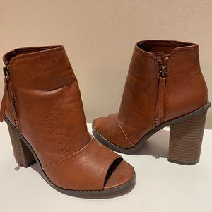 Open-toe booties